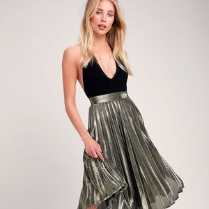 Lulu's - Star Shine Gold Pleated Midi Skirt